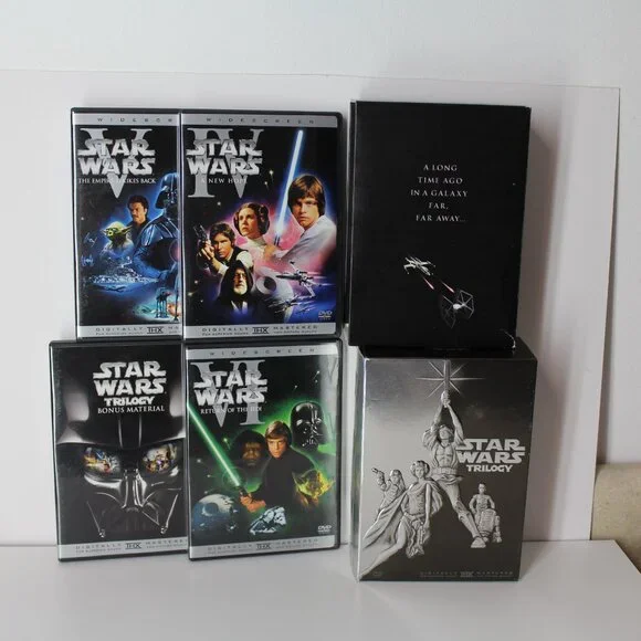Star Wars Trilogy DVD Set with bonus material - Picture 2 of 8
